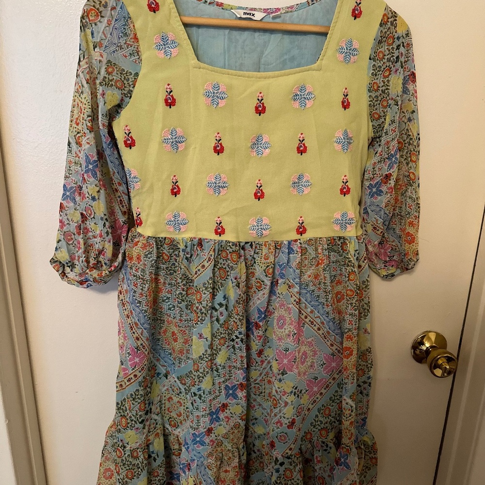 2 midi dresses with cute floral designs